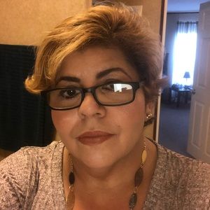 Meet your Posher, Ivette